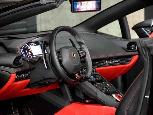 ウラカンスパイダーLP610-4 4WD