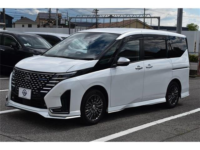 セレナ1.4 e-POWER AUTECH スポーツ スペック