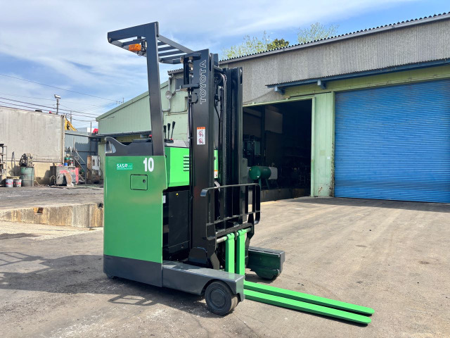 トヨタL&F電動フォークリフト