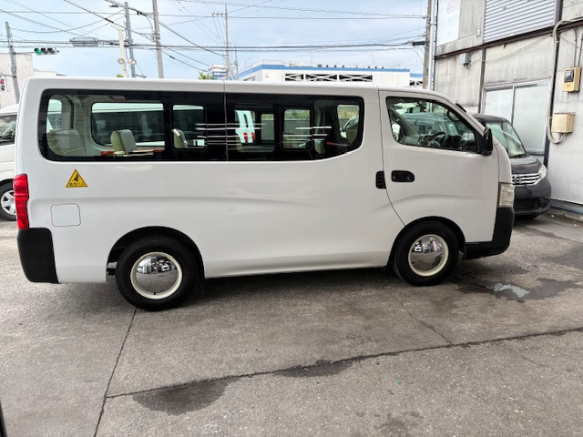NV350キャラバンワゴン2.5 幼児車 大人2人+幼児12人乗 DX ロング