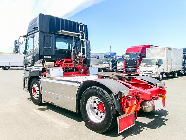 クオントレーラーヘッド