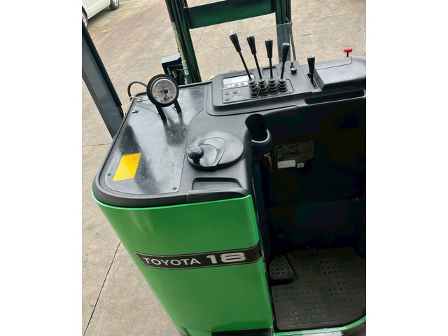 トヨタL&amp;F電動フォークリフト