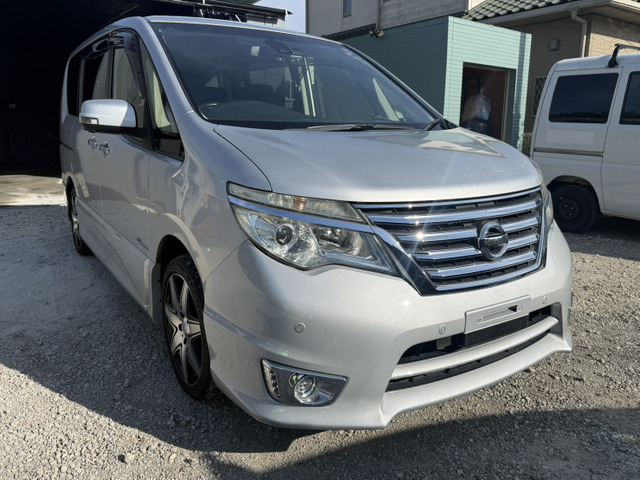セレナ2.0 ハイウェイスター S-HYBRID アドバンスドセーフティパッケージ