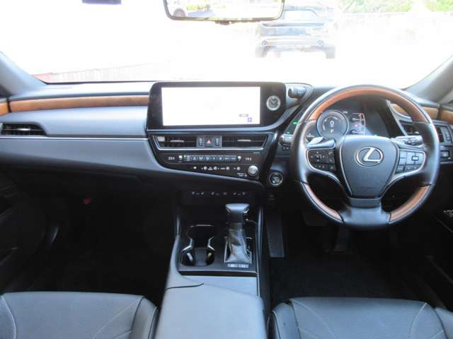 ES300h バージョンL