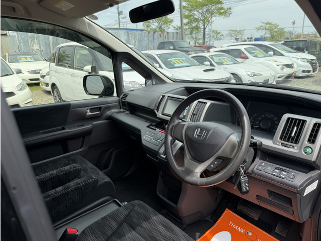 �k�C���̓~�����S��4WD�ł��� ��G���W���̓^�C�~���O�`�F�[�����Ȃ̂Ō����̕K�v�͂قڂ���܂���̂ň��S�ł��ˁ�