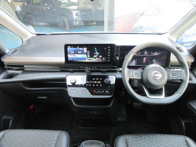 セレナ1.4 e-POWER ハイウェイスターV