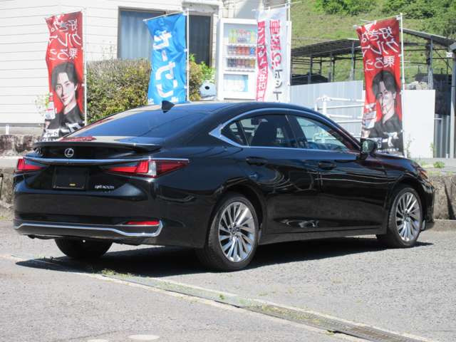 ES300h バージョンL