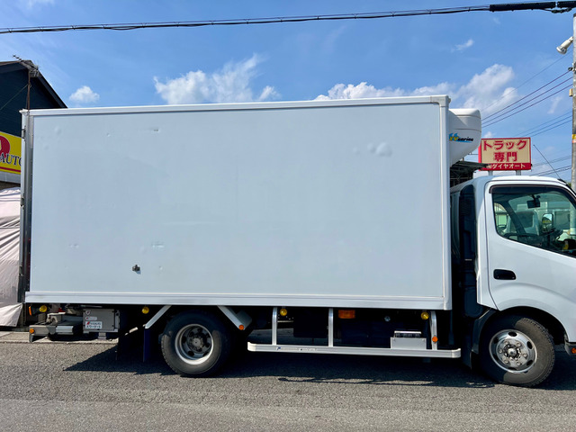 デュトロ冷蔵冷凍車