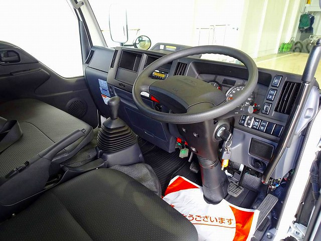 エルフ3.0 ダンプ フルフラットロー ディーゼル 4WD