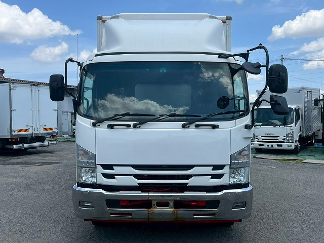 フォワード冷蔵冷凍車