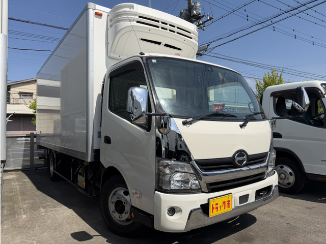 デュトロ冷蔵冷凍車