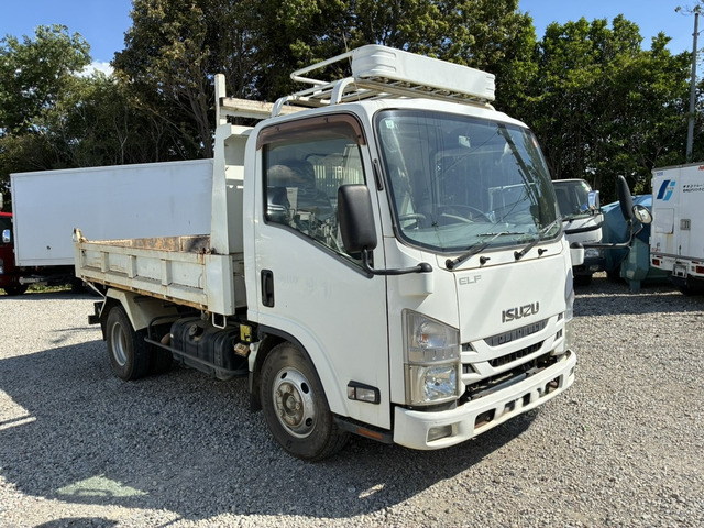エルフ
