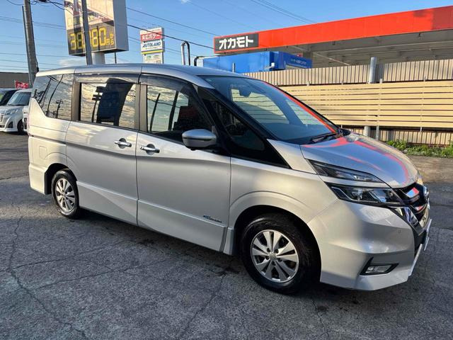 セレナ2.0 ハイウェイスター Vセレクション 4WD