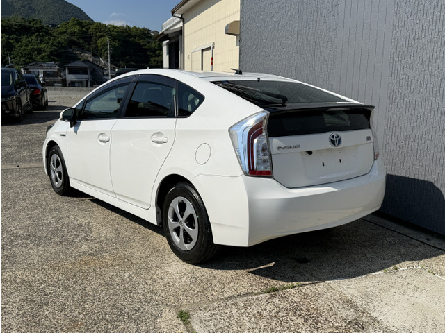 プリウス1.8 S