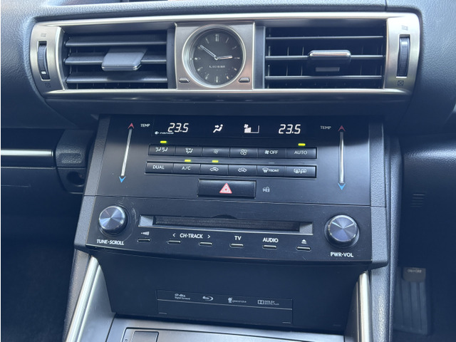 �t���Z�OTV�E�u���[���C�EDVD�ECD�Đ��EBluetooth�ڑ��E�~���[�W�b�N�T�[�o�[�@�\