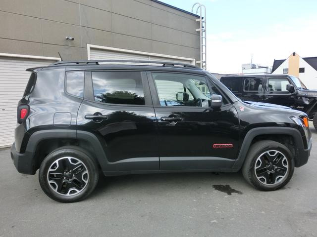 レネゲードトレイルホーク 4WD