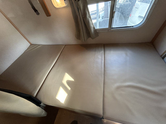 ��i�x�b�h���i�ł�!���@��180cm&times;80cm�ƂȂ��Ă���܂�!