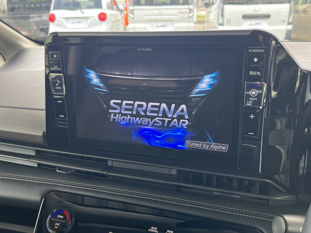 セレナ1.4 e-POWER ハイウェイスターV
