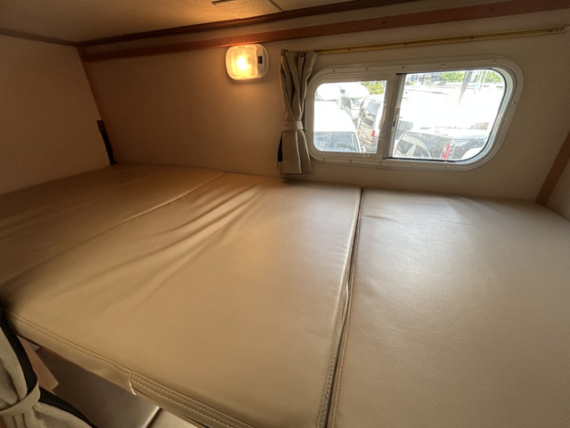 ��i�x�b�h��i�ł�!���@��180cm&times;80cm�ƂȂ��Ă���܂�!