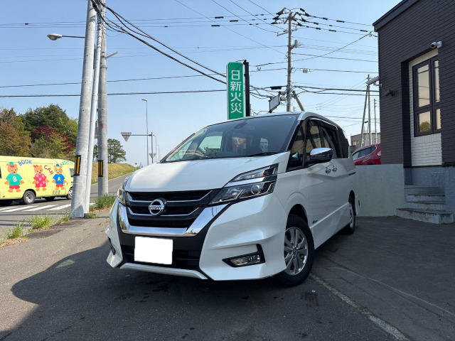 セレナ2.0 ハイウェイスター 4WD