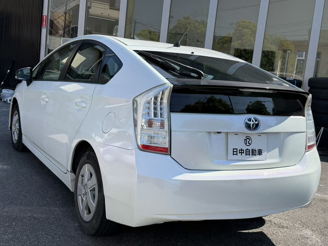 プリウス1.8 S