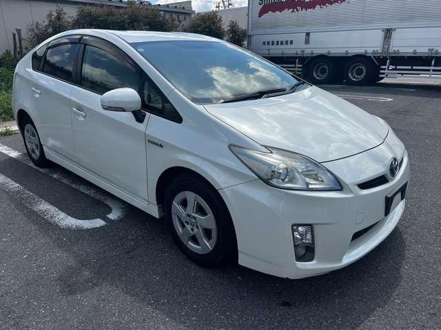 プリウス1.8 S