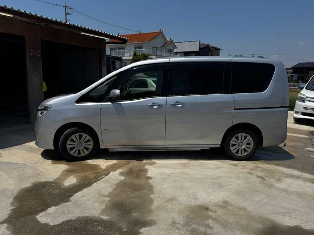 セレナ2.0 20X S-HYBRID アンシャンテ ステップタイプ