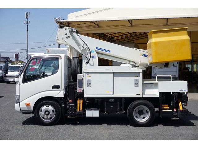 デュトロ高所作業車