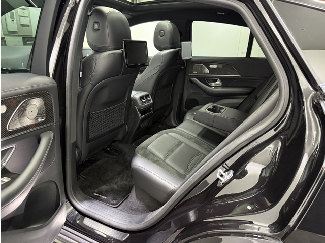 �g�p���̖����R���f�B�V�����̃Z�J���h�V�[�g�̓V�[�g�q�[�^�[�t���B�܂��A�ЊO���A�G���^�[�e�C�����g�V�X�e��(��ȓƗ�TV�`���[�i�[&DVD�v���[���[�y��������FM�g�����X�~�b�^�[�z)��������Ă���܂��B