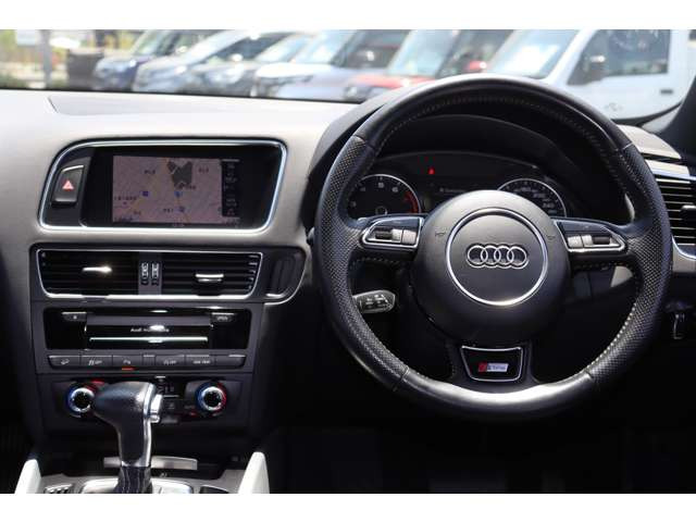 Q52.0 TFSI クワトロ Sラインパッケージ 4WD
