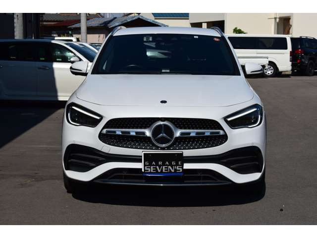 GLAクラスGLA200d 4マチック AMGラインパッケージ 4WD