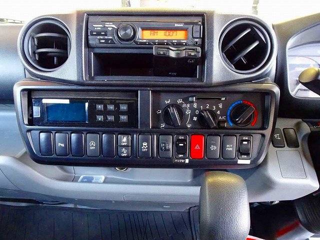 �Ԑ���E�x�񑕒u �Փ˔�Q�y���u���[�L LED�w�b�h���C�g/�t�H�O�����v �A�C�h�����O�X�g�b�v �g���N�V�����R���g���[�� �t�����g�R�[�i�[�Z���T�[ �n�C���[�t