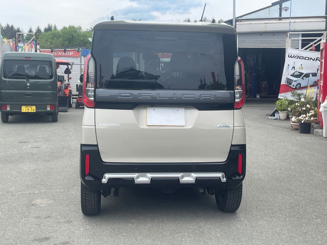 デリカミニT プレミアム 4WD