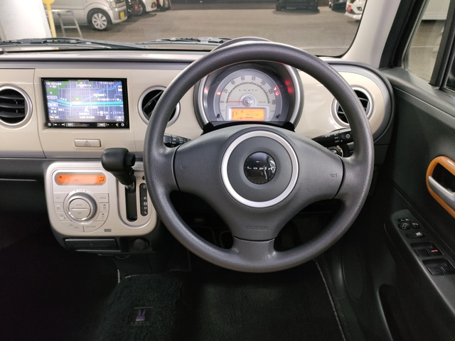 【全国納車OK】 現車をご覧になれないお客様でも、安心してお車をご購入いただける環境を整えております。 色々な角度から撮影したたくさんの画像など豊富な資料送りいたしております。