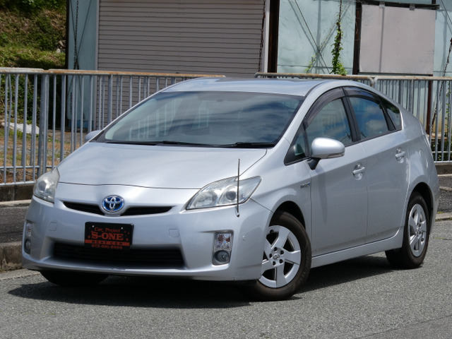 プリウス1.8 S