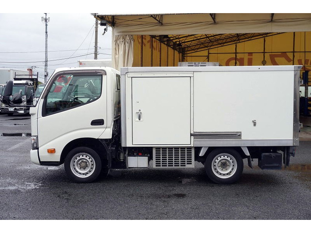 ダイナ冷蔵冷凍車