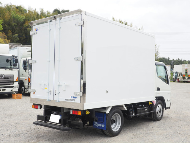 キャンター冷蔵冷凍車