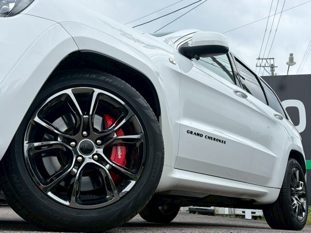 グランドチェロキーSRT8 アルパイン 4WD