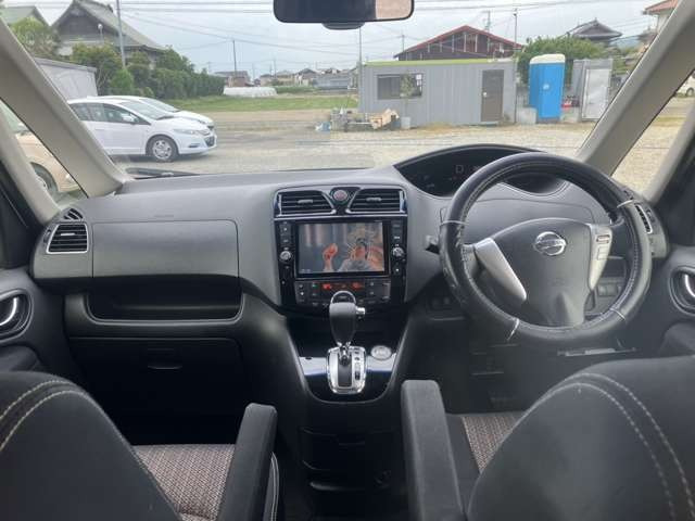 セレナ2.0 ハイウェイスター S-HYBRID