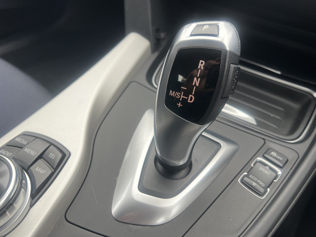 ���C�����XCarPlay��Android Auto�Ή� ���C�����XCarPlay��Android Auto��W�����ځB�X�}�[�g�t�H����ڑ����邾���ŁA���������n�}�\�����\�B�^�]���̑�������S�ɁB