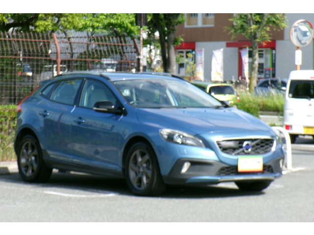 V40クロスカントリーD4 SE ディーゼル