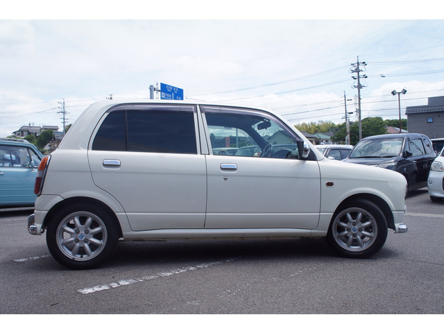 3�����E3000km�̖����ۏؕt���ł��B�G���W���A�~�b�V�������̏C���̍ۂɋ��z���傫���Ȃ肪���ȉӏ��������C���ň��S�ł��B�ő�3�N�܂ł̗L���ۏ؂���舵���Ă���܂��B