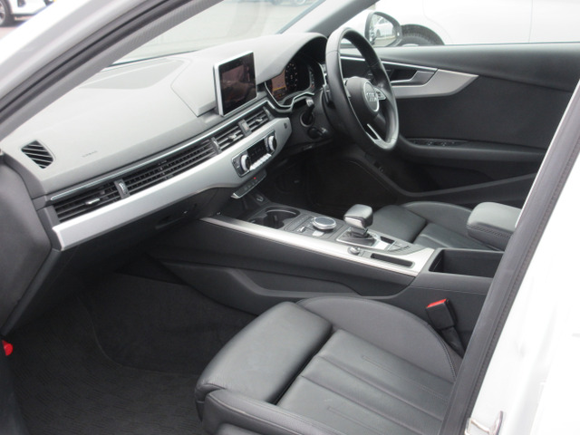 A4アバント35 TFSI スポーツ