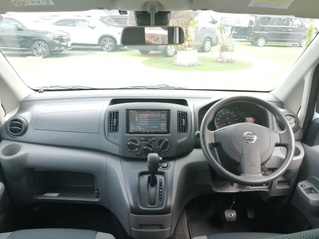 NV200バネットバン1.6 DX