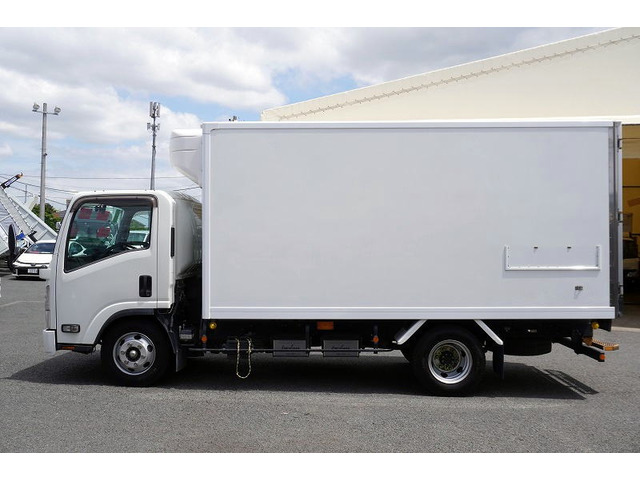 エルフ冷蔵冷凍車