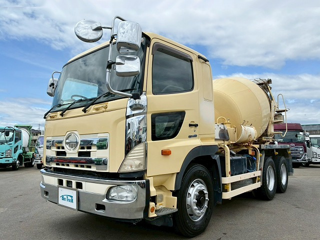 プロフィアミキサー車