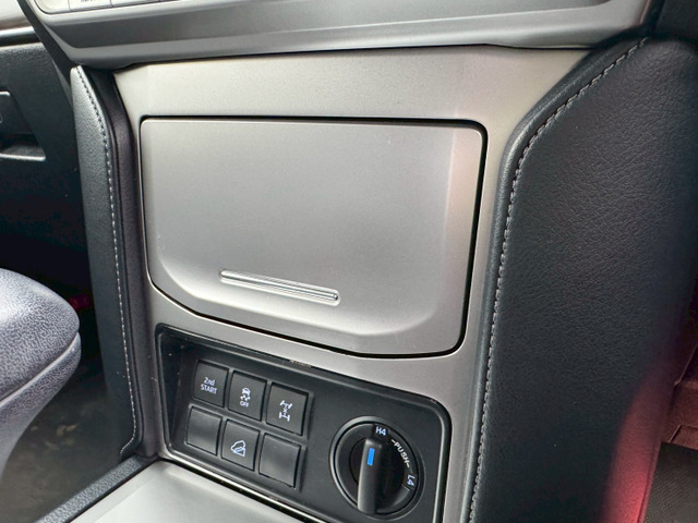 �W�[�v(Jeep)�����O���[���̖{�i�N���J������ABMW�E�x���c�EMINI���̗A���Ԃ܂Ŏ戵���ё����B����̊O�Ԃł������̃J�[���C�t���B�X���ɂȂ����n���h���Ԃ����J���[���������񂹂��܂��B