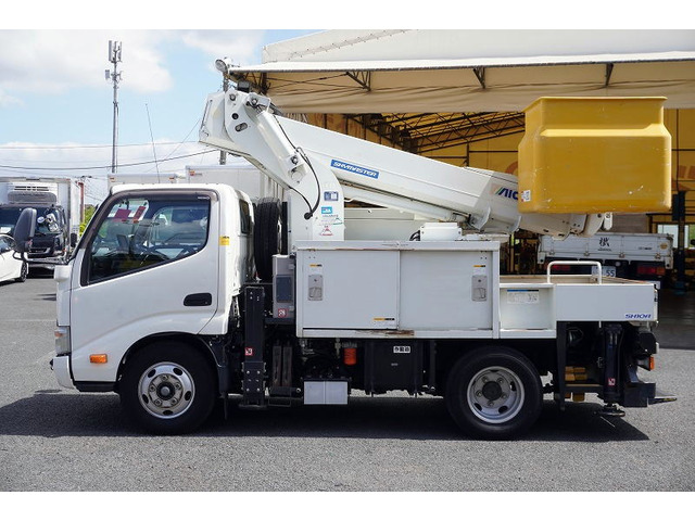 デュトロ高所作業車