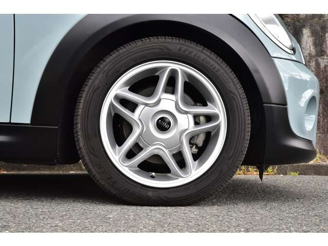 �y���Օi�����܂ށz�S�Ԃ�ΏۂɕK�v�ɉ����āA���Օi�����ꎮ�𑍊z�\�����i�Ɋ܂�ł���܂��B(�o�b�e���[�A�G���W���I�C���A�t�B���^�[�ށA���C�p�[�S���A�G�A�R���t�B���^�[�A�h���C�u�x���g�A�u���[�L�p�b�g)