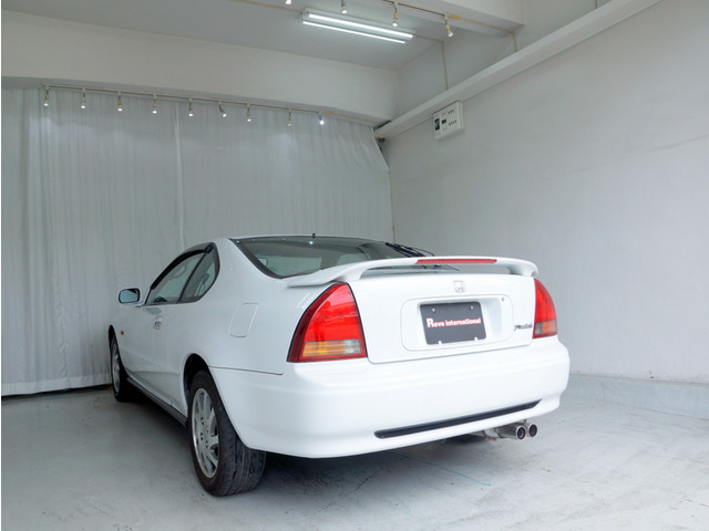 Si VTEC ���ʎd�l�� �X�|�[�c�X�e�[�W�ƂȂ�A�{�f�B�J���[����p�̃t���X�g�z���C�g�ƂȂ�܂��B